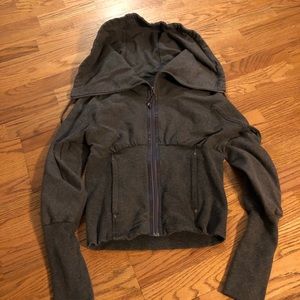 Extremely rare lululemon coursette jacket size 6